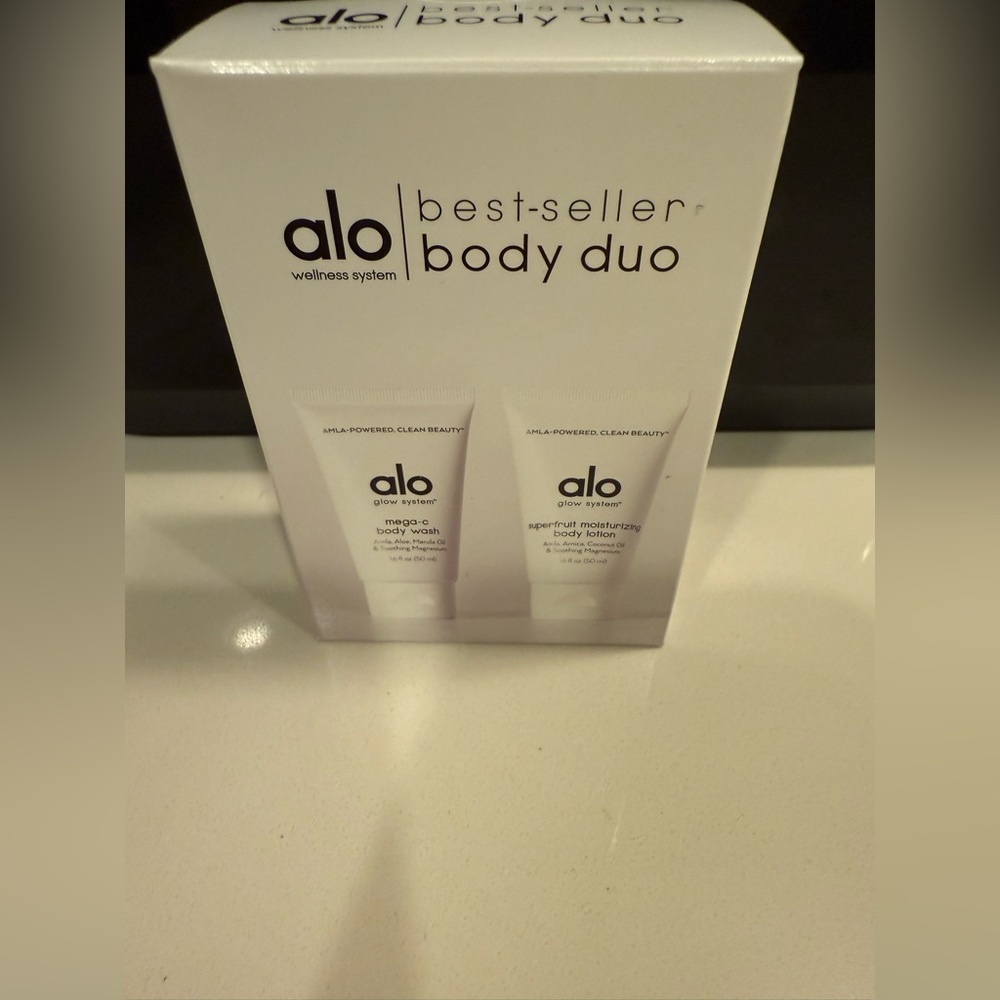 NIB ALO Yoga Best-Seller Body Duo